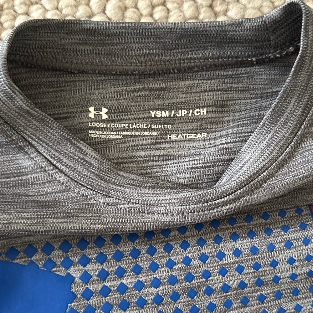 Boys youth small dri-fit tshirts, great condition! Under Armour and Nike - Picture 6 of 7